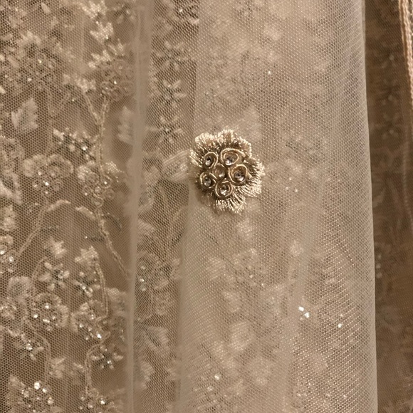 Ivory embroidery lehenga set - Picture 3 of 9